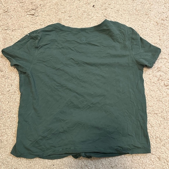 Lululemon dark green tie v neck size 4 - Picture 3 of 4